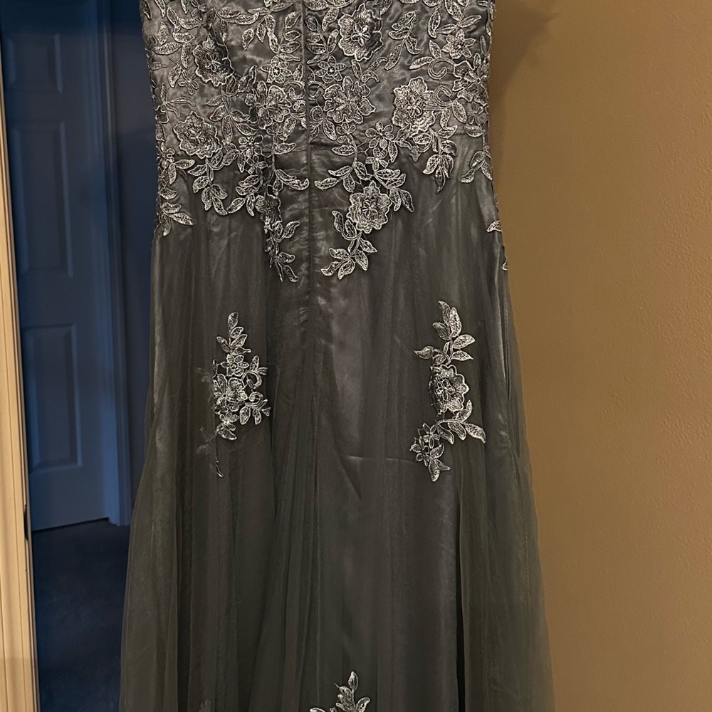 Brides mom dress